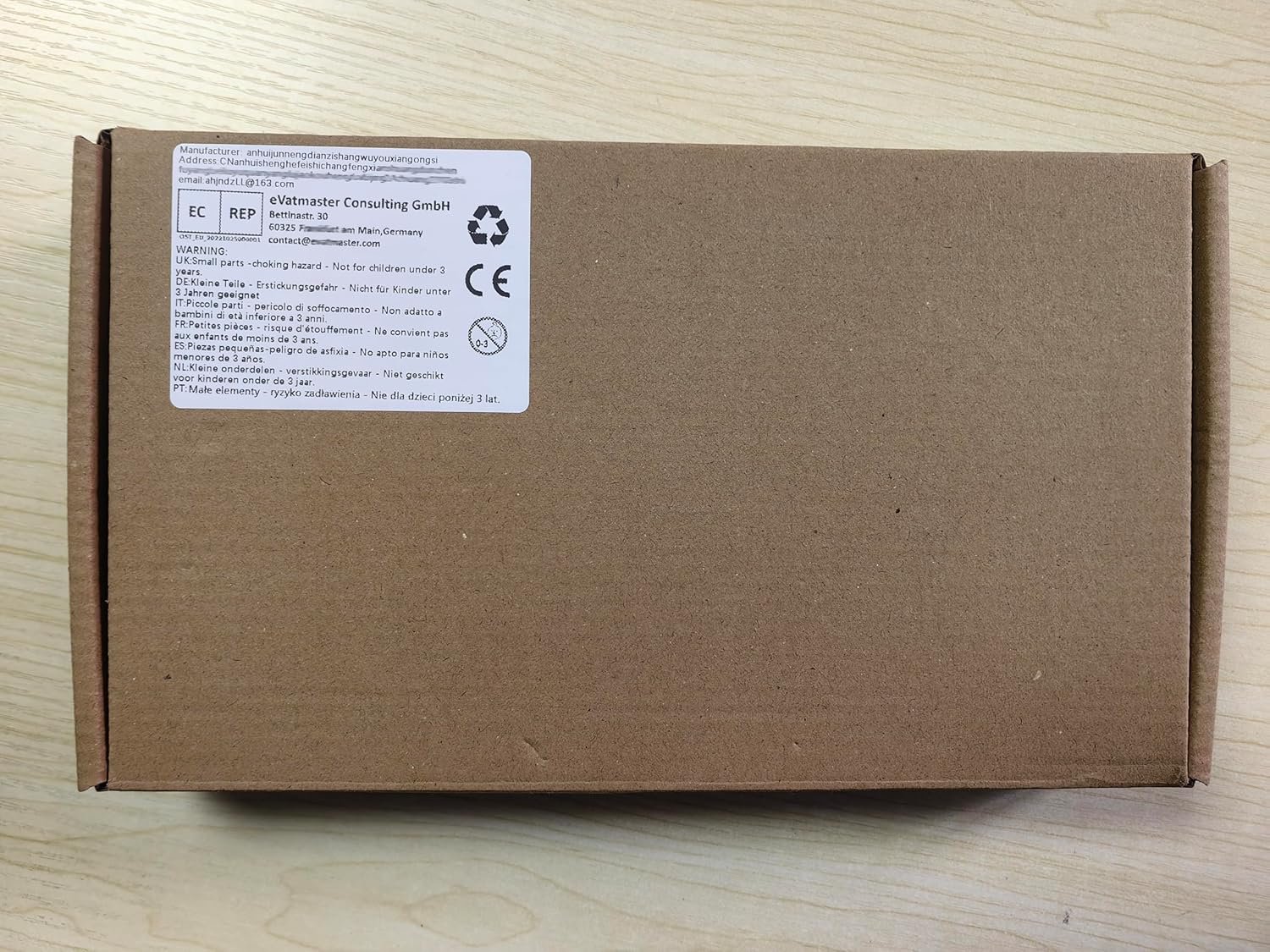 Monster Truck vakarėlio rinkinys vaikams – 10 mini sunkvežimių ir 20 tatuiruočių lipdukų - Image 8